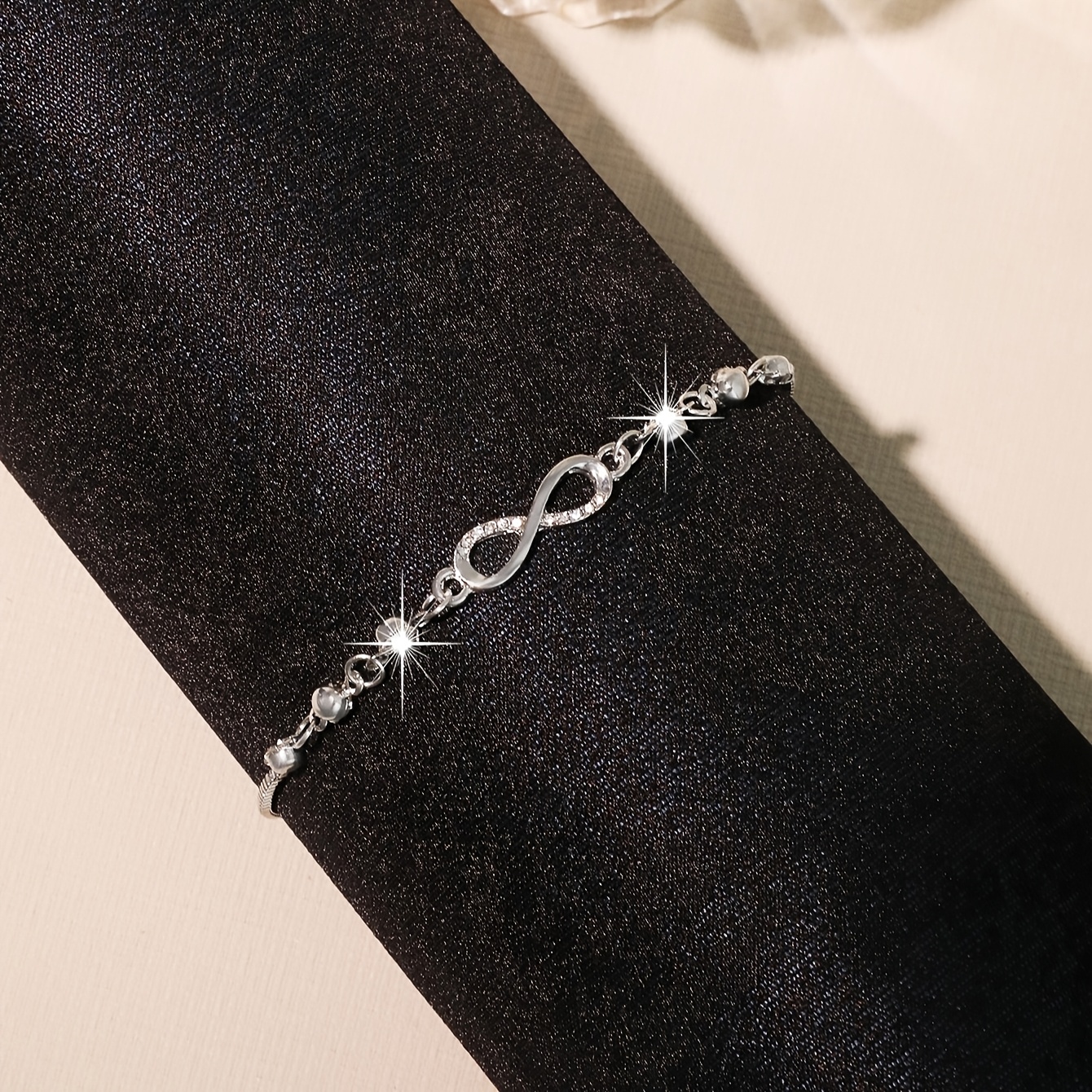 Women's Geometric Infinite Loop Adjustable Bracelet, Retro Style